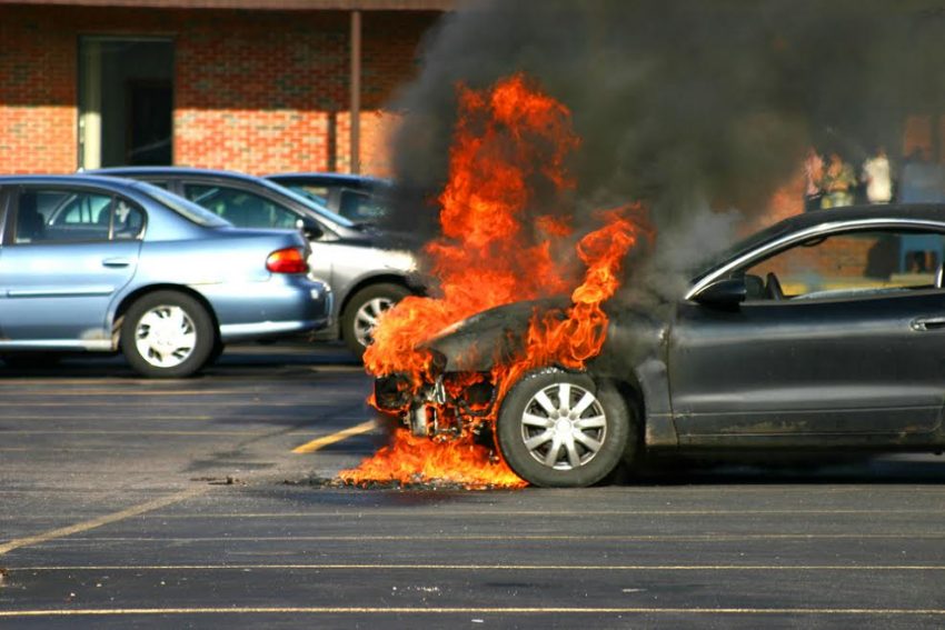 آتش سوزی خودرو